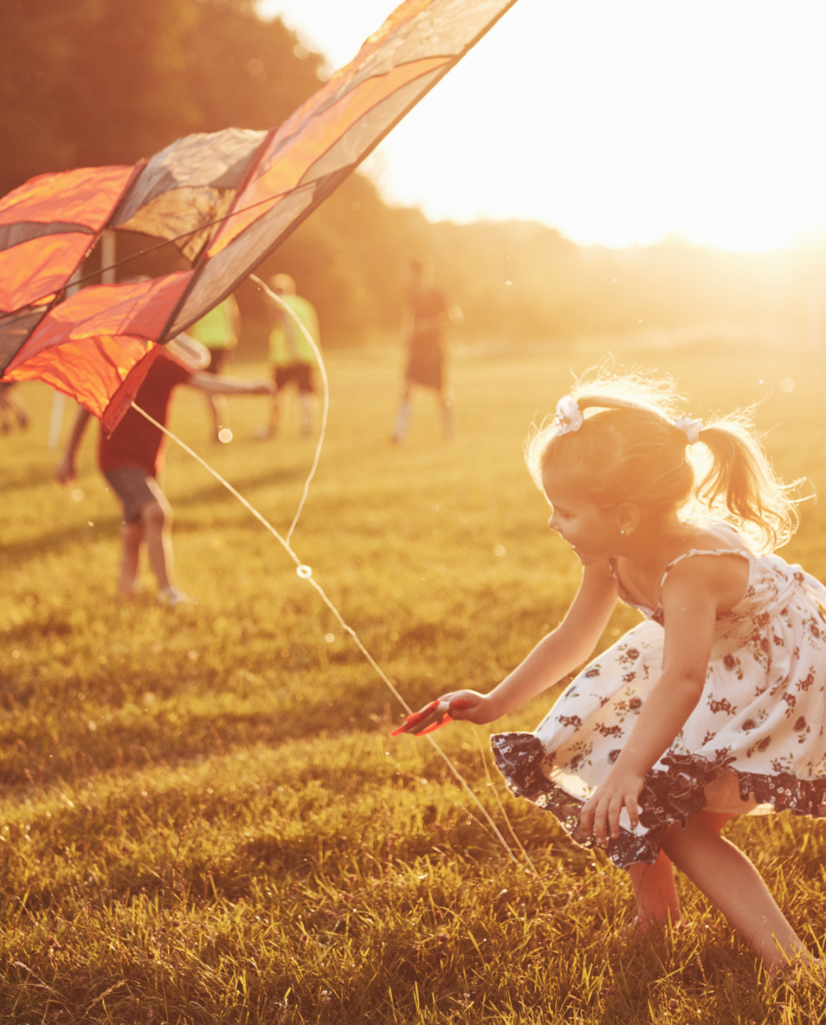 Bilde helsefremmende hverdag, jente leker med drage